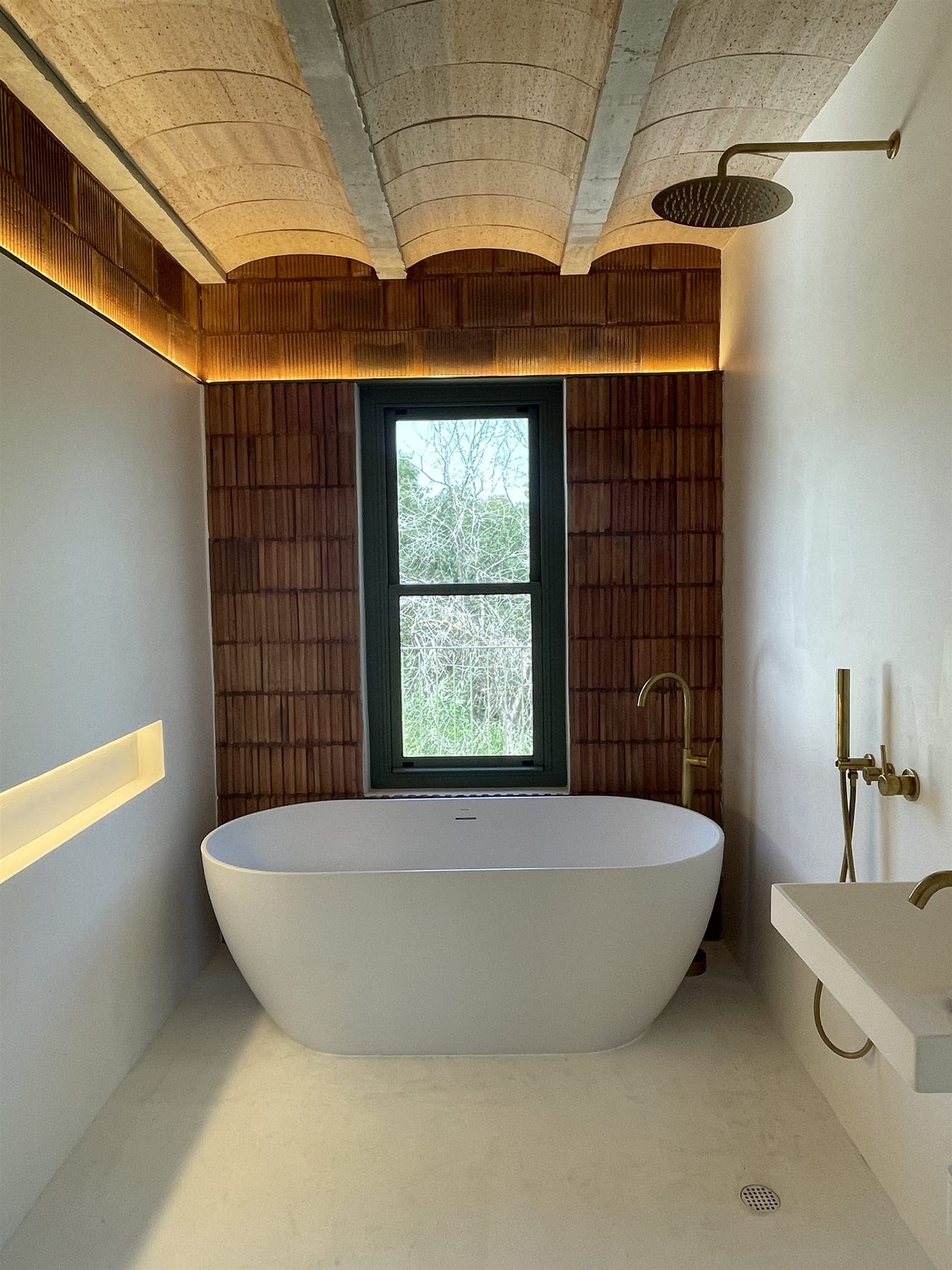 Bathroom under the ceramic vaults — built